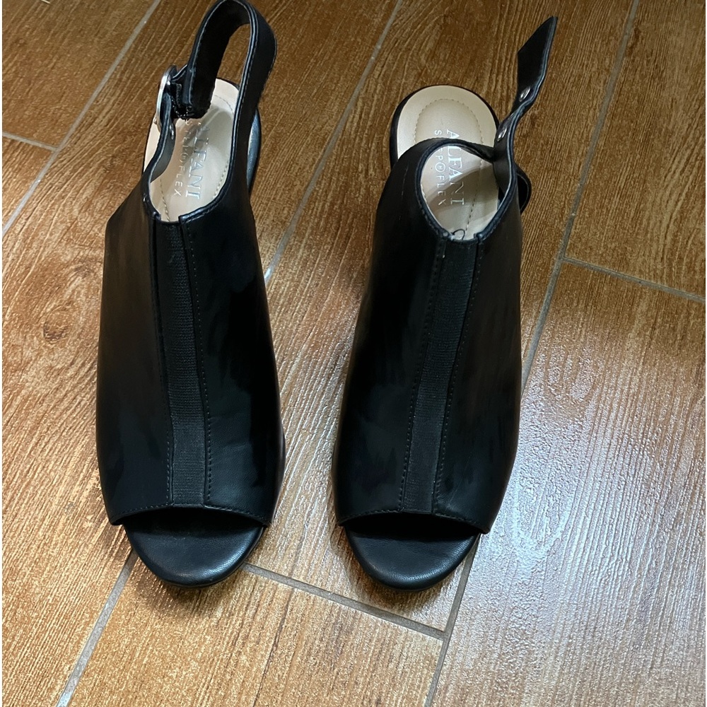 Alfani Step n’ Flex Jalenne Peep Toe Sling Back Pumps Black Leather Size 8